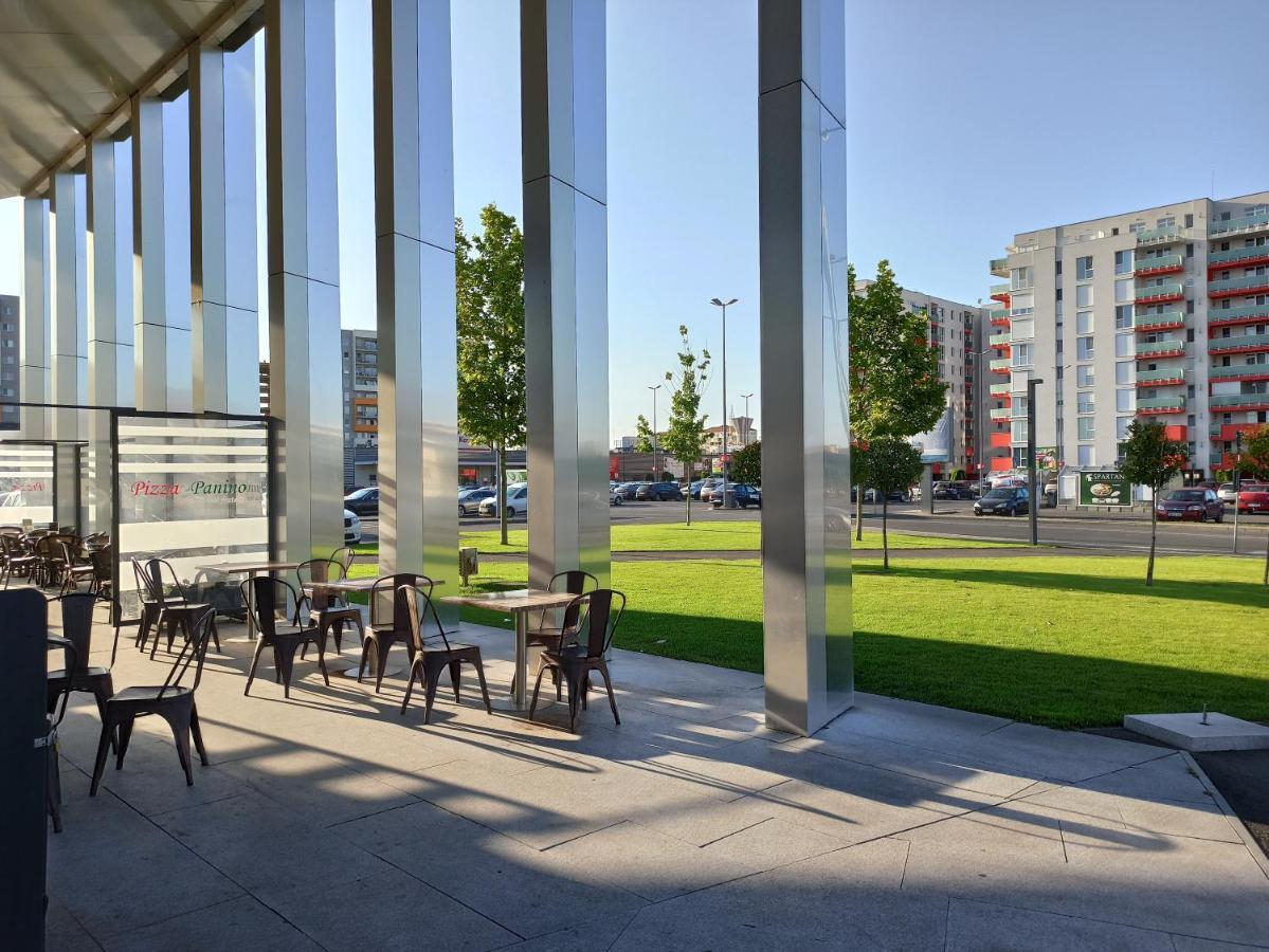 Summer Haven - Self Check-In & Parking Lot, Primashops&Lotus Oradea Buitenkant foto