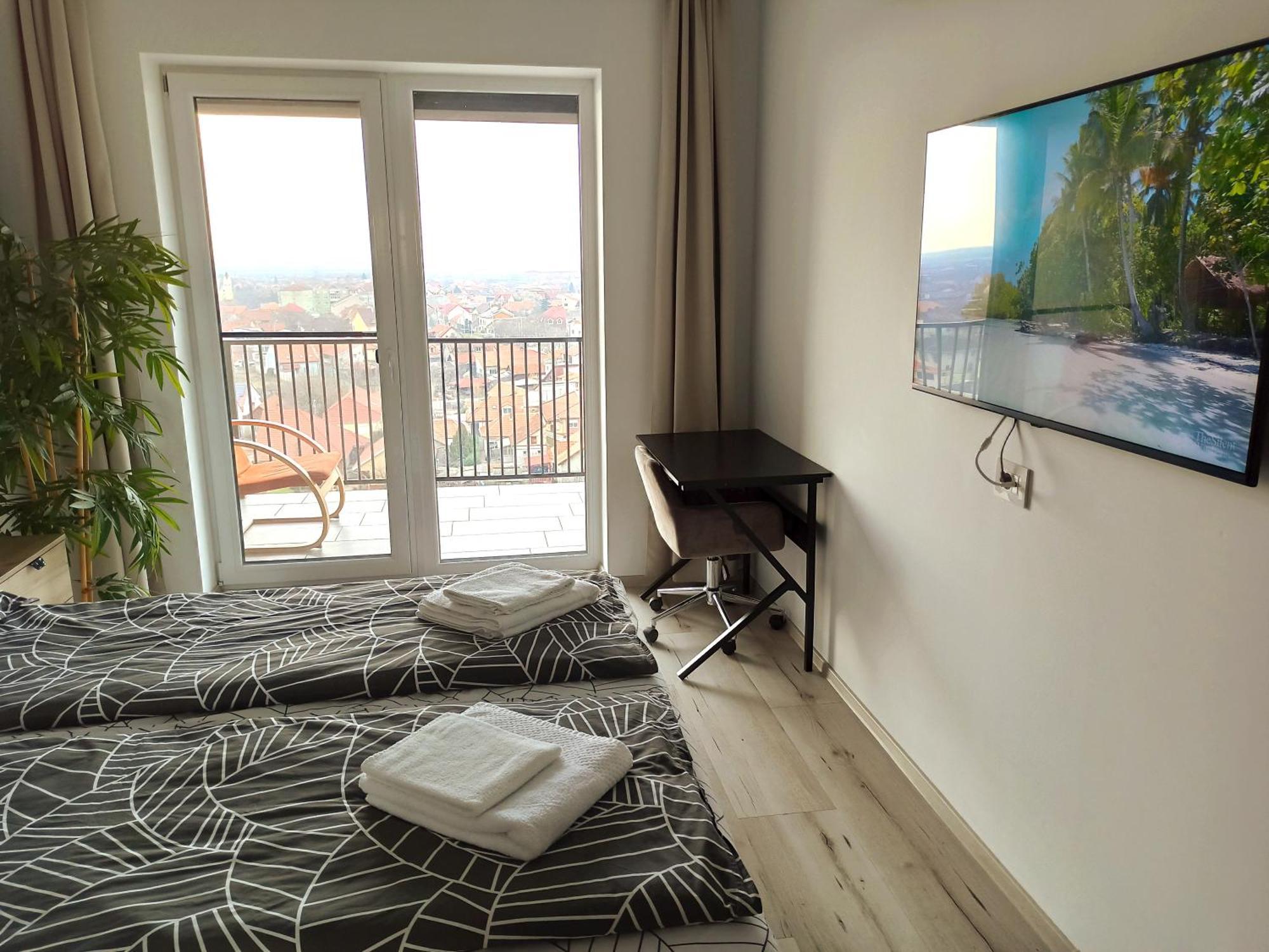 Summer Haven - Self Check-In & Parking Lot, Primashops&Lotus Oradea Buitenkant foto